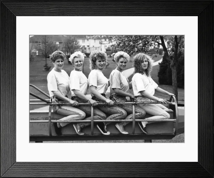 Framed Print : Slimline Sisters: Marion, Hillary, Kay, Della and Anna. May 1988 P006525 Framed Print : Slimline Sisters: Marion, Hillary, Kay, Della and Anna. May 1988 P006525
