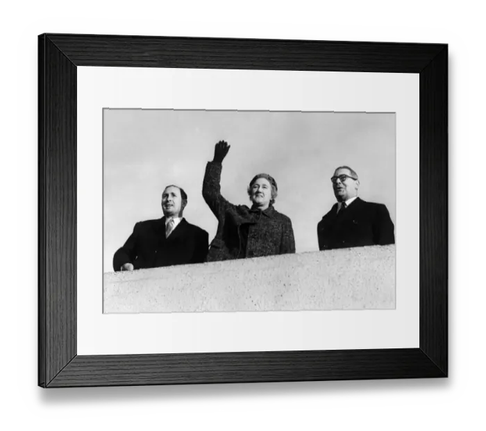 Framed Print : Lady Dorothy Macmillan, wife of the Prime Minister, waves as the comet with the Prime