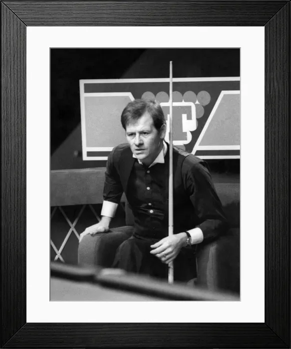 Framed Print : Alex Higgins. November 1987 P005938 Framed Print : Alex Higgins. November 1987 P005938