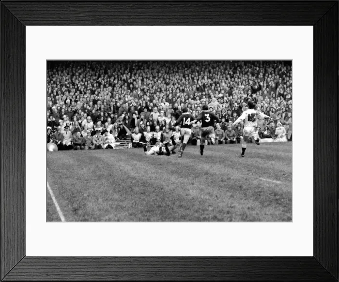 Framed Print : Action from the Triple Crown match between England (7) v. Scotland (6) at Twickenham Framed Print : Action from the Triple Crown match between England (7) v. Scotland (6) at Twickenham