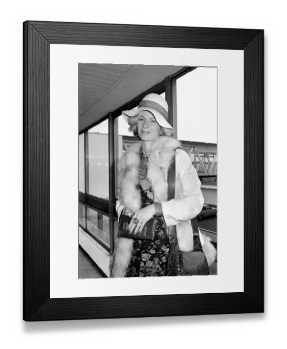 Framed Print : Linda Lee wife of Bruce Lee. February 1975 75-00640-002 Framed Print : Linda Lee wife of Bruce Lee. February 1975 75-00640-002