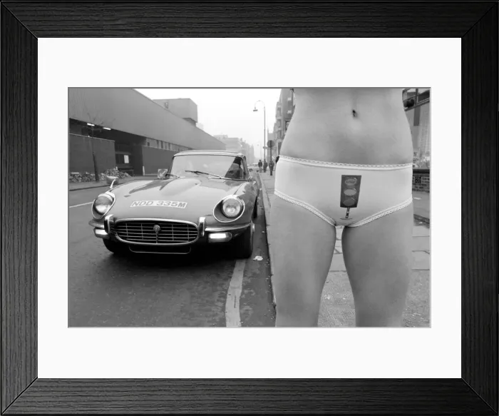 Framed Print : Model Carolyn Wright seen here on the streets of London modelling the 1975 Summer Framed Print : Model Carolyn Wright seen here on the streets of London modelling the 1975 Summer