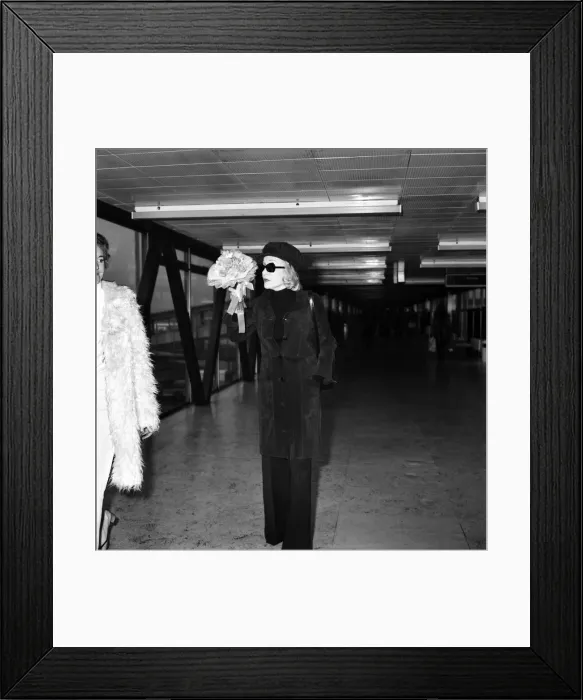 Framed Print : Marlene Dietrich. January 1975 75-00593-002