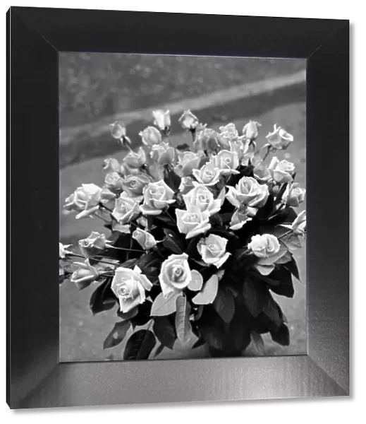Flowers - Bunch of 'Roses'. January 1975 75-00040