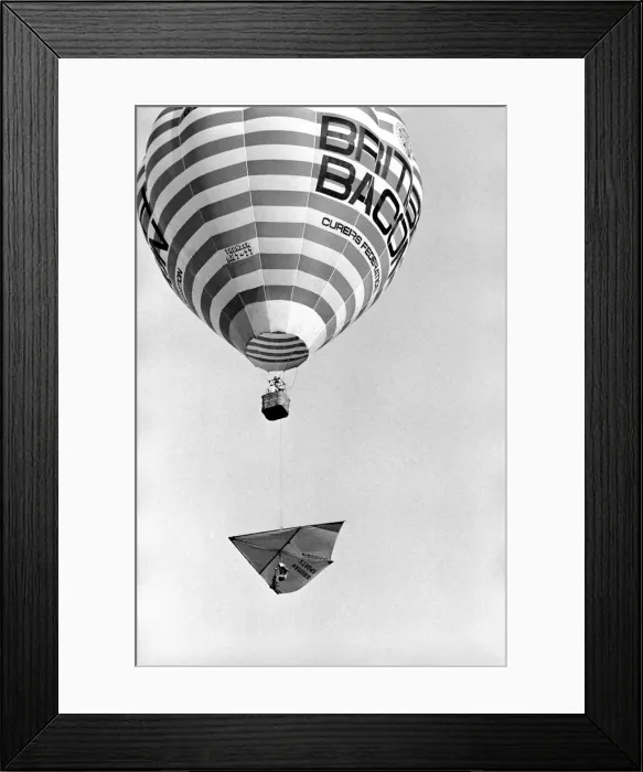 Framed Print : Record attempt. Hanger Kite and Balloon. Attempt to beat World Record Framed Print : Record attempt. Hanger Kite and Balloon. Attempt to beat World Record