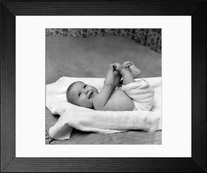 Framed Print : 7 month old baby January 75-00018-001-003 Framed Print : 7 month old baby January 75-00018-001-003