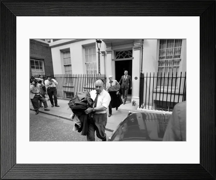 Framed Print : Moving day in Downing Street: A removal van moved into the front of No 10 Framed Print : Moving day in Downing Street: A removal van moved into the front of No 10
