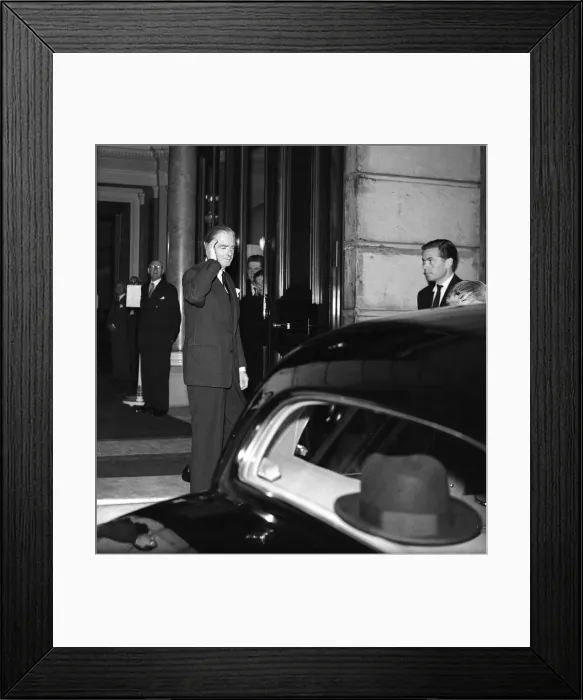 Framed Print : Suez Crisis 1956 Anthony Eden arrives at Lancaster House for the Suez Conference