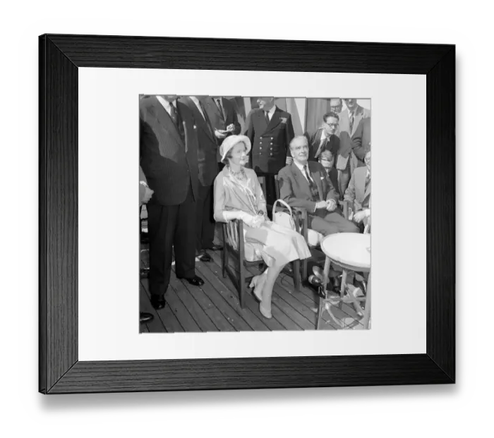 Framed Print : Sir Anthony Eden and Lady Eden arrive back in Liverpool aboard the Empress of Britain Framed Print : Sir Anthony Eden and Lady Eden arrive back in Liverpool aboard the Empress of Britain