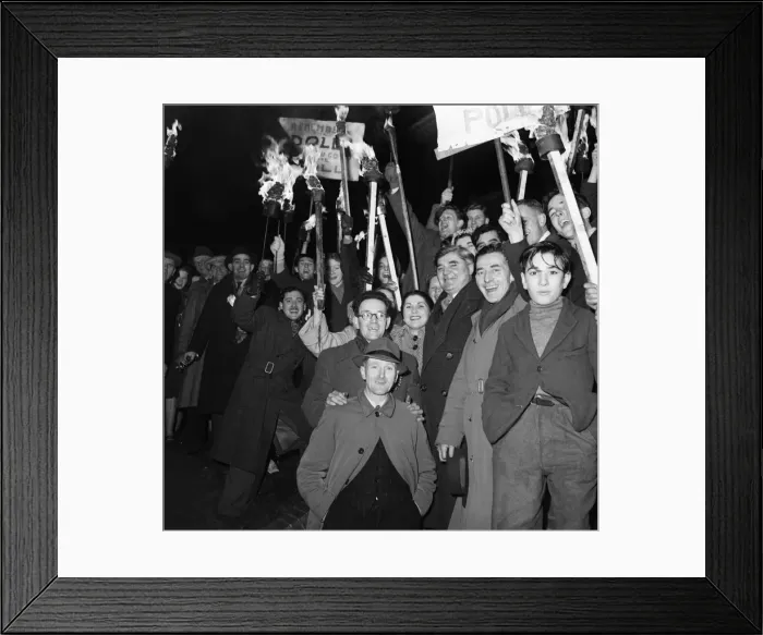 Framed Print : General Election at Tredegan. February 1950 O22756-003