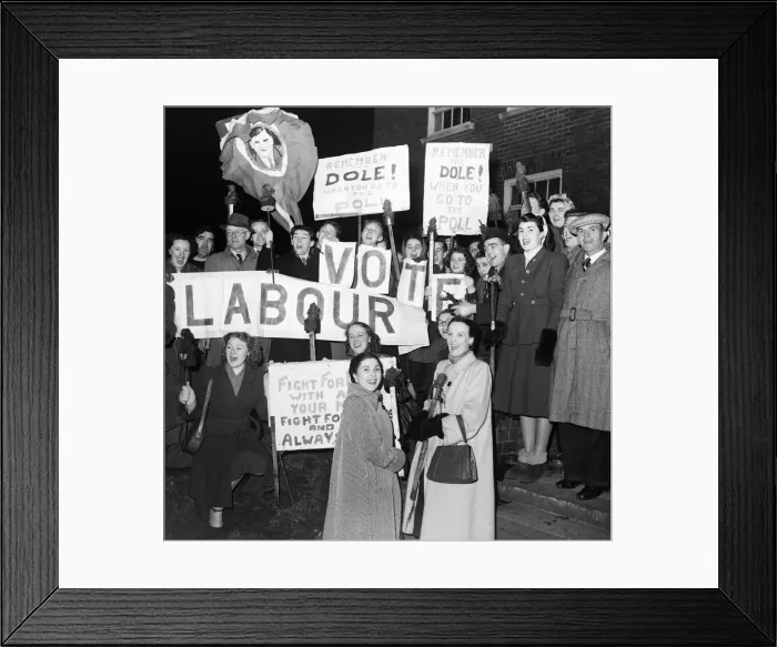 Framed Print : General Election at Tredegan. February 1950 O22784