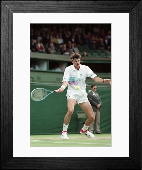 Framed Print : All England Lawn Tennis Championships at Wimbledon. Mens Singles Third Round match