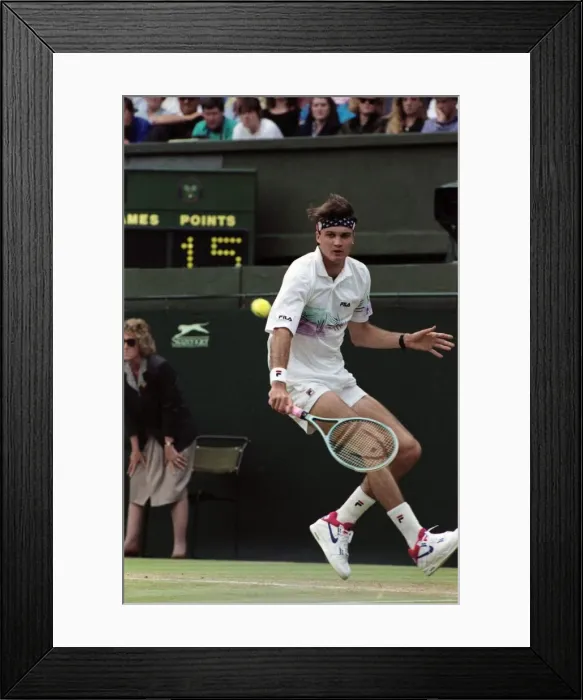Framed Print : All England Lawn Tennis Championships at Wimbledon. Mens Singles Third Round match