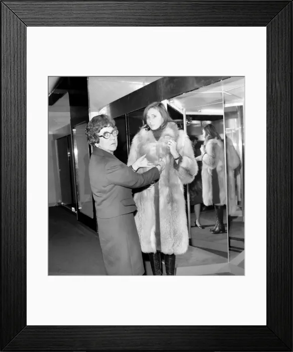 Framed Print : Sales at Selfridges in Oxford street. Mrs Diana Leonard, 26, of West London