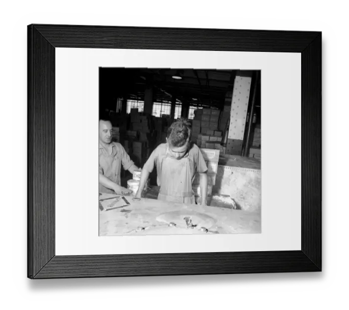 Framed Print : Huntley and Palmer Biscuits: Boys in biscuit factory seen here loading crate for export Framed Print : Huntley and Palmer Biscuits: Boys in biscuit factory seen here loading crate for export