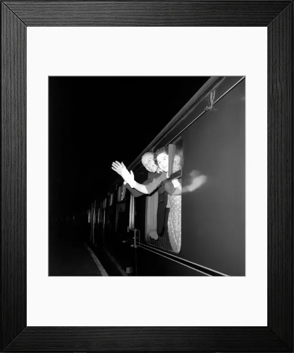 Framed Print : Day trip to London: Mr. and Mrs. de Roick who travelled to London by train to see Framed Print : Day trip to London: Mr. and Mrs. de Roick who travelled to London by train to see