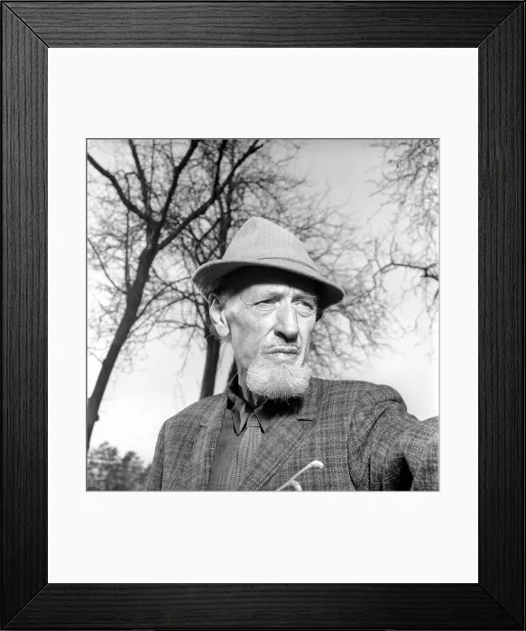 Framed Print : TV and radio presenter Fyffe Robertson. 1965 A1109-002