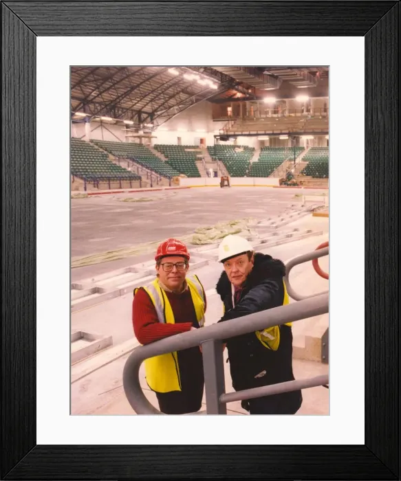 Framed Print : Former bassist of The Animals pop group Chas Chandler (right)