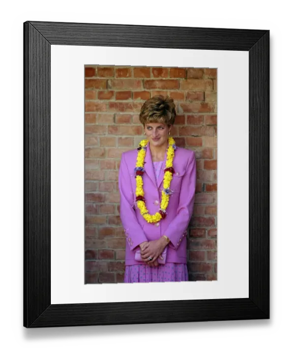 Framed Print : Princess Diana visit to Nepal, her first official solo visit abroad since the separation Framed Print : Princess Diana visit to Nepal, her first official solo visit abroad since the separation