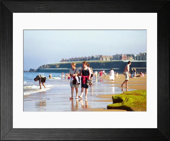 Framed Print : Crowds enjoying the Sunshine on the beach at Whitley Bay Framed Print : Crowds enjoying the Sunshine on the beach at Whitley Bay