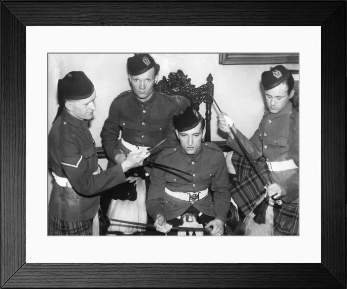 Framed Print : Kilted pipers of the Tyneside Scottish (670 L. A. A. Regt. R. A. T. A Framed Print : Kilted pipers of the Tyneside Scottish (670 L. A. A. Regt. R. A. T. A