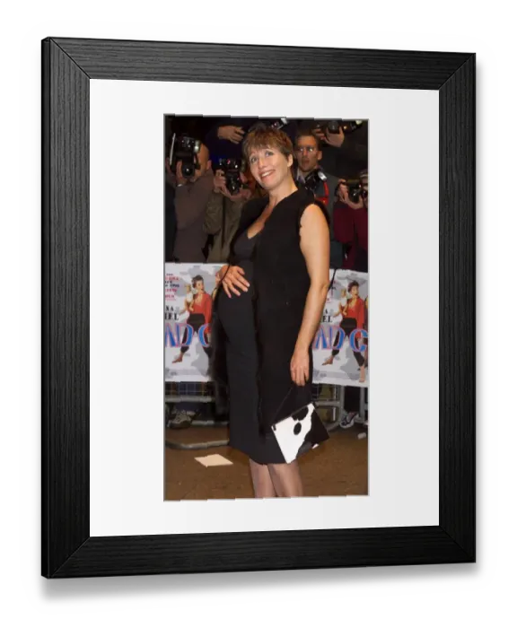Framed Print : Pregnant Emma Thompson Oct 1999 arriving at the premiere of the film
