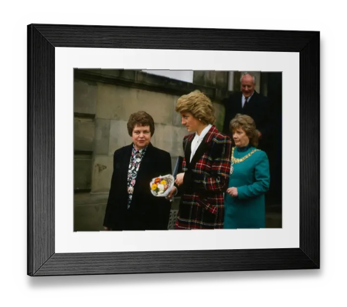 Framed Print : Princess Diana, Princess of Wales on a visit to Edinburgh, Scotland Framed Print : Princess Diana, Princess of Wales on a visit to Edinburgh, Scotland