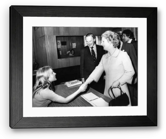 Framed Print : Margaret Thatcher visits the offices of the Newcastle Evening Chronicle and Journal