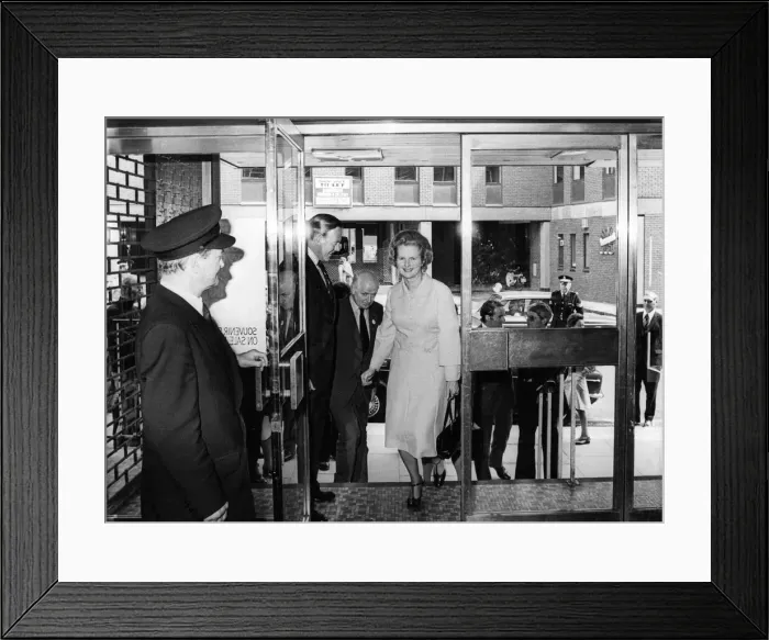 Framed Print : Margaret Thatcher visits the offices of the Newcastle Evening Chronicle and Journal Framed Print : Margaret Thatcher visits the offices of the Newcastle Evening Chronicle and Journal