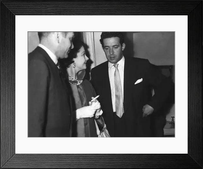 Framed Print : Sir Laurence and Lady Olivier at St Jamess Theatre after last performance before Framed Print : Sir Laurence and Lady Olivier at St Jamess Theatre after last performance before