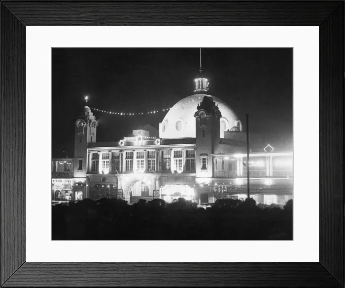Framed Print : The Spanish City amusement park in Whitley Bay - the iluminated Whitley Bay seafront Framed Print : The Spanish City amusement park in Whitley Bay - the iluminated Whitley Bay seafront