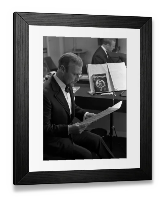 Framed Print : Actor Edward Woodward seen here in his dressing room rehearsing a William McGonagall poem Framed Print : Actor Edward Woodward seen here in his dressing room rehearsing a William McGonagall poem
