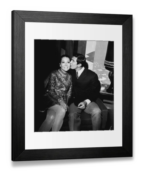 Framed Print : Film On Her Majestys Secret Service 1968 George Lazenby as James Bond 007 with Framed Print : Film On Her Majestys Secret Service 1968 George Lazenby as James Bond 007 with