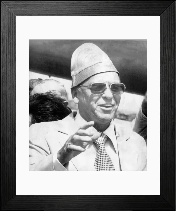 Framed Print : Frank Sinatra arriving at Ben Gurion airport Framed Print : Frank Sinatra arriving at Ben Gurion airport