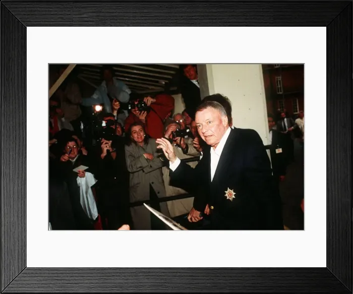 Framed Print : Frank Sinatra arrives at the Albert Hall Framed Print : Frank Sinatra arrives at the Albert Hall