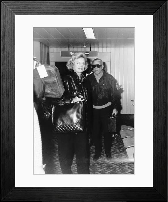 Framed Print : Frank Sinatra and wife arriving at LA airport Framed Print : Frank Sinatra and wife arriving at LA airport