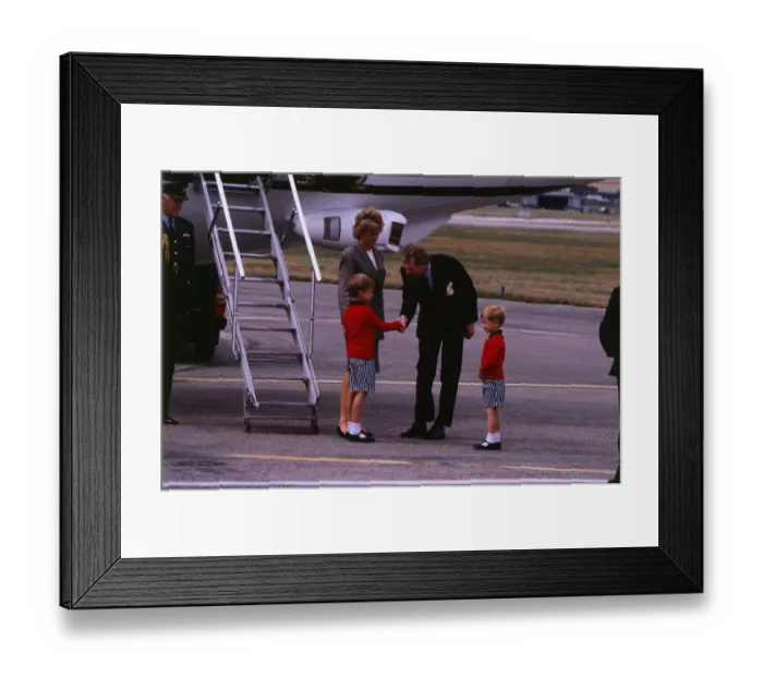 Framed Print : Princess Diana, the Princess of Wales arriving at Dyce Airport Framed Print : Princess Diana, the Princess of Wales arriving at Dyce Airport