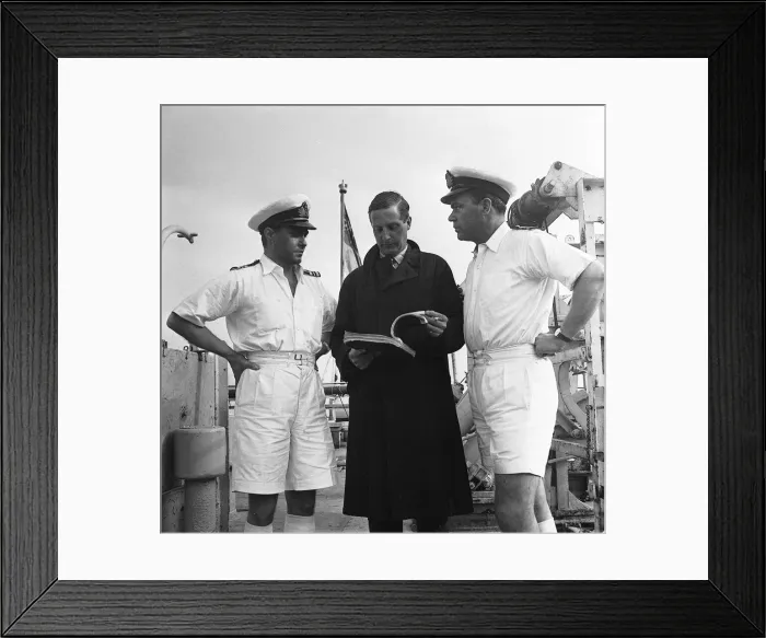 Framed Print : Film The Yangtse Incident 1957 Richard Todd John Kerans DSO and Richard Leech