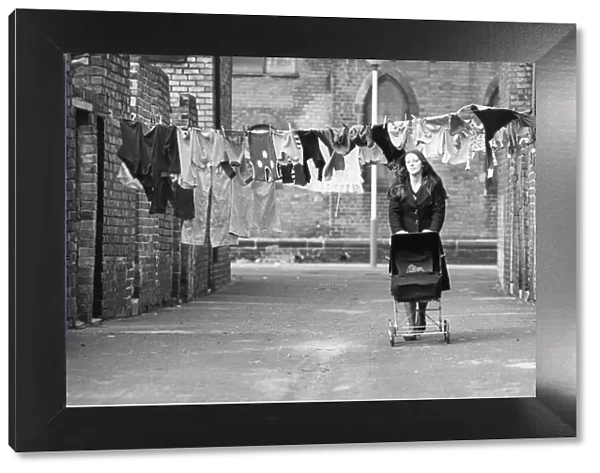 Washing day in St Johns Street, Percy Main. 16th October 1975