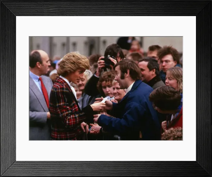 Framed Print : Princess Diana, Princess of Wales on a visit to Edinburgh, Scotland Framed Print : Princess Diana, Princess of Wales on a visit to Edinburgh, Scotland