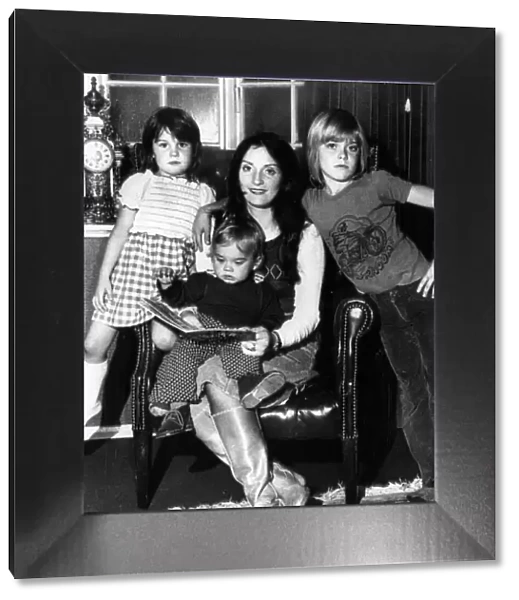 Thelma Osbourne wife of Black Sabbath singer Ozzy in 1976 with children Jessica