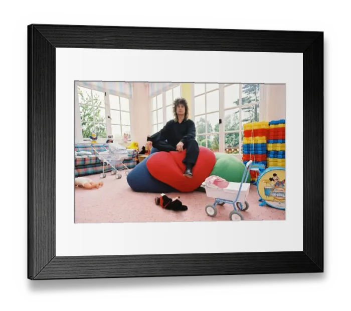 Framed Print : Ozzy Osbourne at home in May 1988 Framed Print : Ozzy Osbourne at home in May 1988