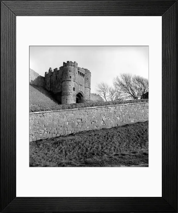 Framed Print : The gatehouse to Carisbrooke Castle on the Isle of Wight. 1957 Framed Print : The gatehouse to Carisbrooke Castle on the Isle of Wight. 1957
