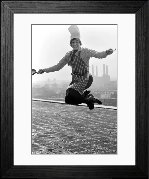 Framed Print : Britains top man in the kitchen. April 1975 75-2138-006 Framed Print : Britains top man in the kitchen. April 1975 75-2138-006
