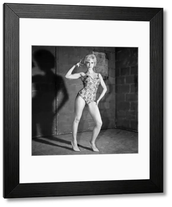 Framed Print : Model Zorenah Osborne seen here modelling the latest beachwear fashions. 1964 Framed Print : Model Zorenah Osborne seen here modelling the latest beachwear fashions. 1964