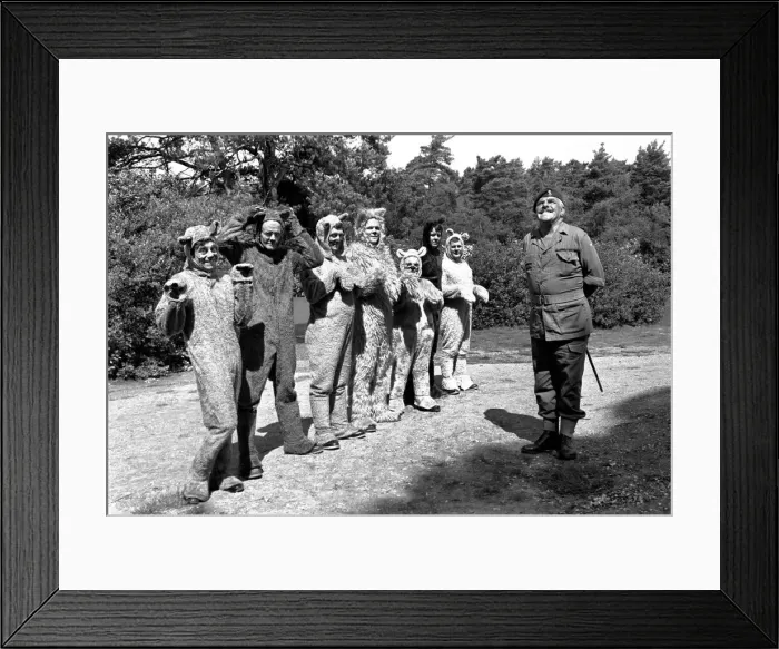 Framed Print : The filming of It Ain t Half Hot Mum, at Hawley Lake, Farnborough