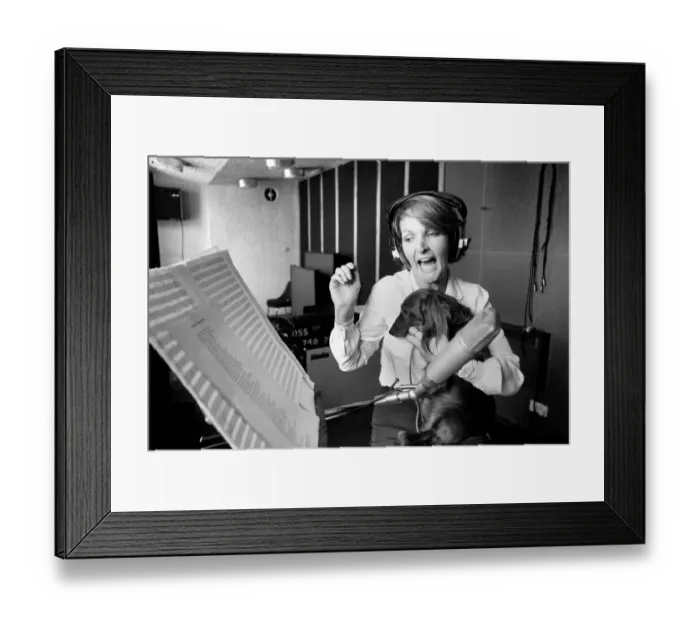 Framed Print : Actress Penelope Keith makes a record about a Dachsund dog. June 1980 80-03067-004