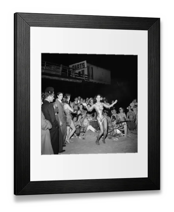 Framed Print : Felix Mendelssohn holds midnight beach party for Pulu Moe who has been with his band for Framed Print : Felix Mendelssohn holds midnight beach party for Pulu Moe who has been with his band for