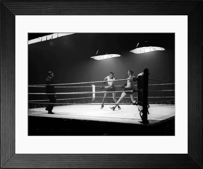 Framed Print : Wells v Journee March 1930 Framed Print : Wells v Journee March 1930