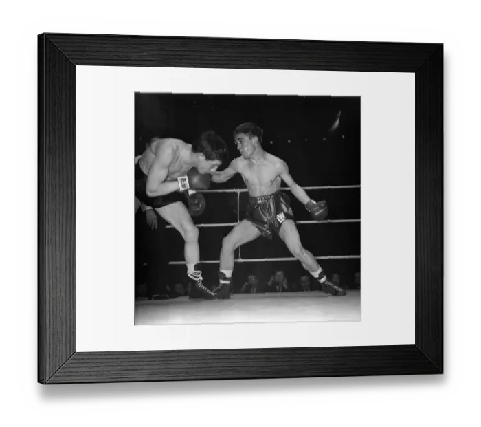 Framed Print : Lennie The Lion Williams v Frankie The Tiger Taylor April 1963 Featherweight Boxing Framed Print : Lennie The Lion Williams v Frankie The Tiger Taylor April 1963 Featherweight Boxing